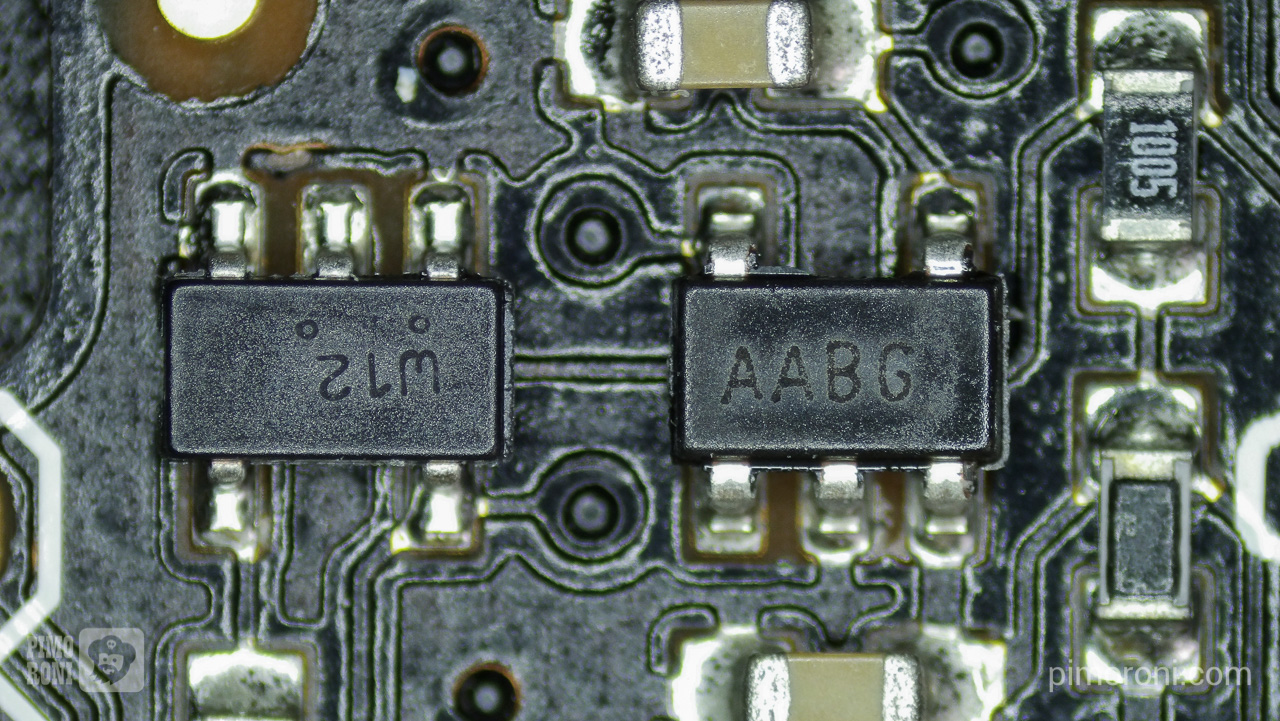 Comparator and level shifter